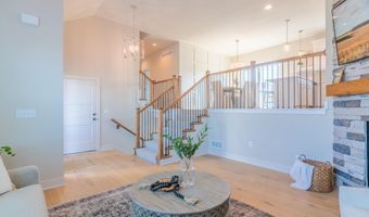 16721 Pinehurst Dr, Basehor, KS 66007