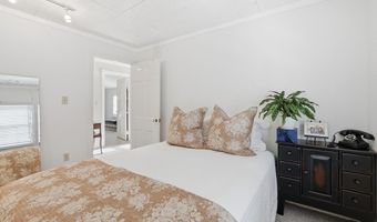 26 Westbrook Rd, Worcester, MA 01602