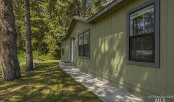107 S Van Wyck Ave, Cascade, ID 83611