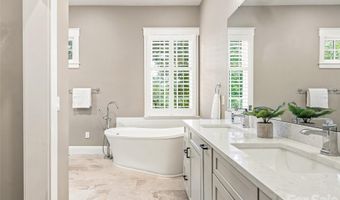 1 Cedar Chine Dr, Asheville, NC 28803