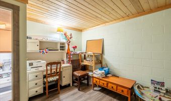 215 SE 10TH St, Bandon, OR 97411