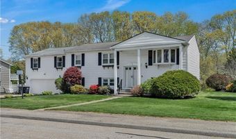 15 Driftwood Dr, Coventry, RI 02816
