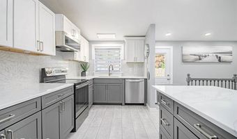 9720 Seavitt Dr, Allen Park, MI 48101