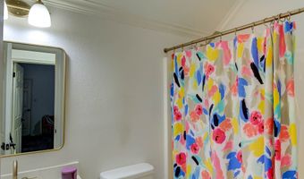 111 Oak Leaf Trl, Benton, LA 71006