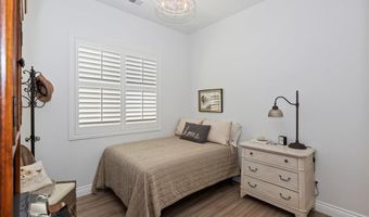10351 Lakeshore Dr, Apple Valley, CA 92308