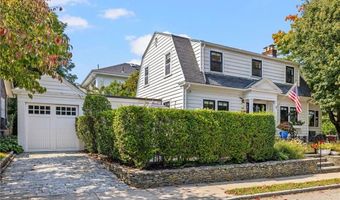41 Hunter Ave, Newport, RI 02840