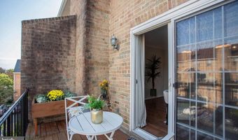 927 S ROLFE St 2, Arlington, VA 22204