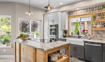 7180 VISTA RIDGE Dr, Brookings, OR 97415