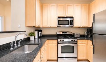 2465 ARMY NAVY Dr 1-101, Arlington, VA 22206