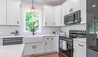 956 N Barnstead Rd, Barnstead, NH 03225