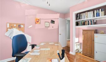 7 Restmere Ter, Middletown, RI 02842