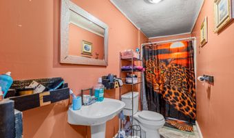 301 W Pleasant St, Aurora, MO 65605