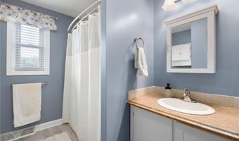 11 Nichole Ln, Coventry, RI 02816