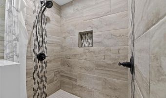 140 LOOKOUT Dr, Apollo Beach, FL 33572