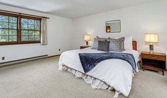 475 Hoyt St, Darien, CT 06820