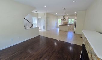 10 Oak Meadows Dr 10, Brookfield, CT 06804