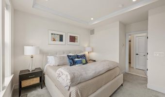 2236 S GLEBE Rd, Arlington, VA 22204