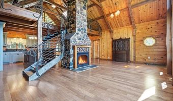 14 E Point Rd, Albrightsville, PA 18210