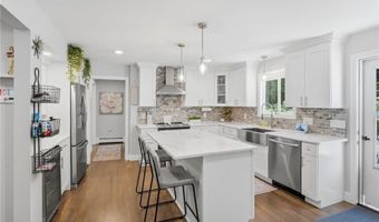 252 Wolf Rock Rd, Exeter, RI 02822