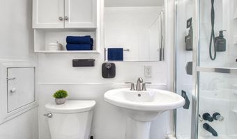 3005 Oakwood St, Ann Arbor, MI 48104