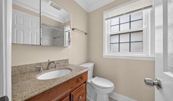 4705 22ND St N, Arlington, VA 22207