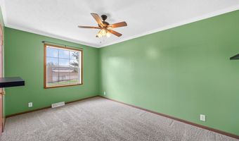 504 S Linn St, Anamosa, IA 52205