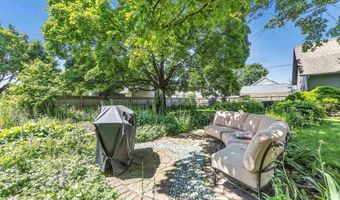 1228 W LAWRENCE St, Appleton, WI 54914