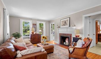 19 Harborview Ave, Bristol, RI 02809
