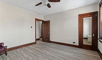 8923 Gravois Rd, Affton, MO 63123
