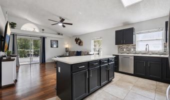1047 ROYAL OAKS Dr, Apopka, FL 32703