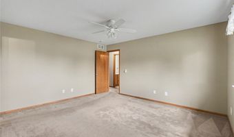 604 SE Tower Ct, Ankeny, IA 50021