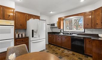 9204 Kit Dr, Affton, MO 63123