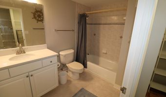 7111 WOODMONT Ave 415, Bethesda, MD 20815