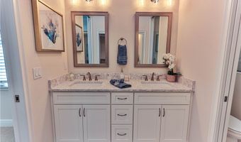 130 NE Crystal St, Crystal River, FL 34428