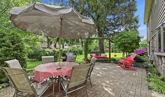 1411 W Allison Ct, Arlington Heights, IL 60005