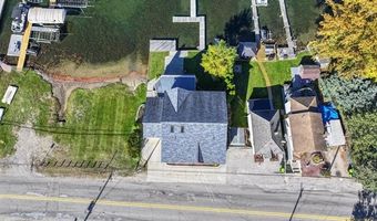 2076 S Long Lake Rd, Fenton, MI 48430