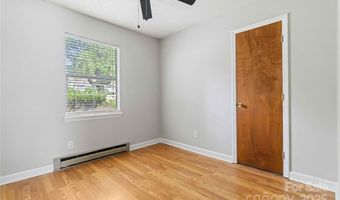 8428 Clear Meadow Ln, Charlotte, NC 28227