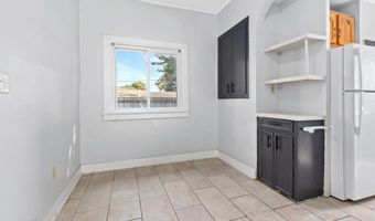 614 S 11th St, Aberdeen, SD 57401