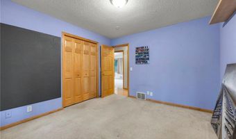 101 Hidden Meadow Ct, Apple Valley, MN 55124