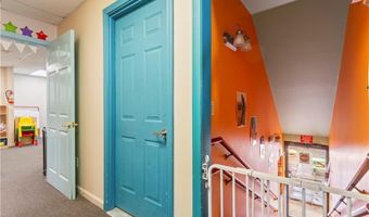 1326 Plainfield St, Cranston, RI 02920