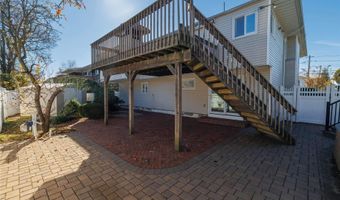 677 Arbuckle Ave, Woodmere, NY 11598