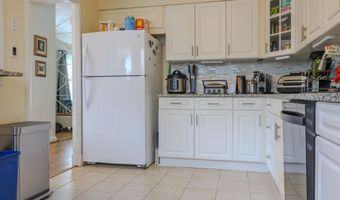 9200 CHANUTE Dr, Bethesda, MD 20814