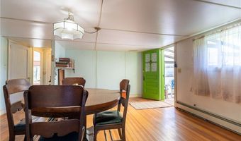 142 Honeyman Ave, Middletown, RI 02842