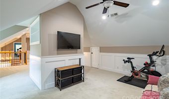 4401 Town And Country Dr, Charlotte, NC 28226