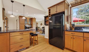 8 Liberty Rdg, Clinton, CT 06413
