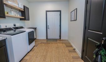 811 S Ibis St, Aberdeen, SD 57401