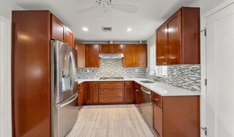 654 E Woodbridge Ave E, Avenel, NJ 07001