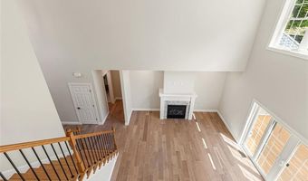 8 Lyn Ct, Cumberland, RI 02864