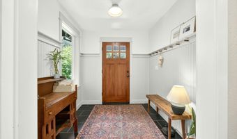 1108 Park St, Ashland, OR 97520