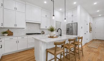 5102 SW Stanford Ct, Bentonville, AR 72713